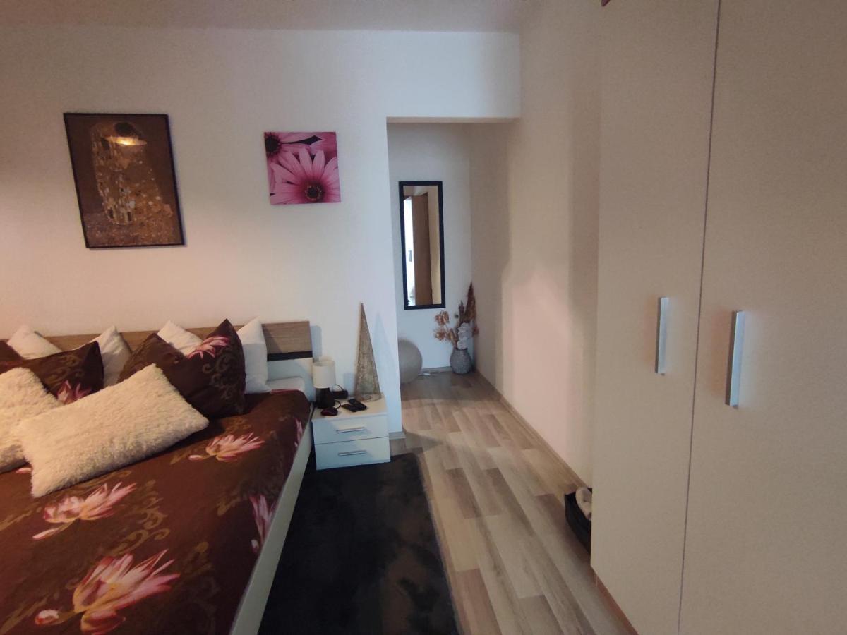 Apartments Emi & Nini シベニク エクステリア 写真