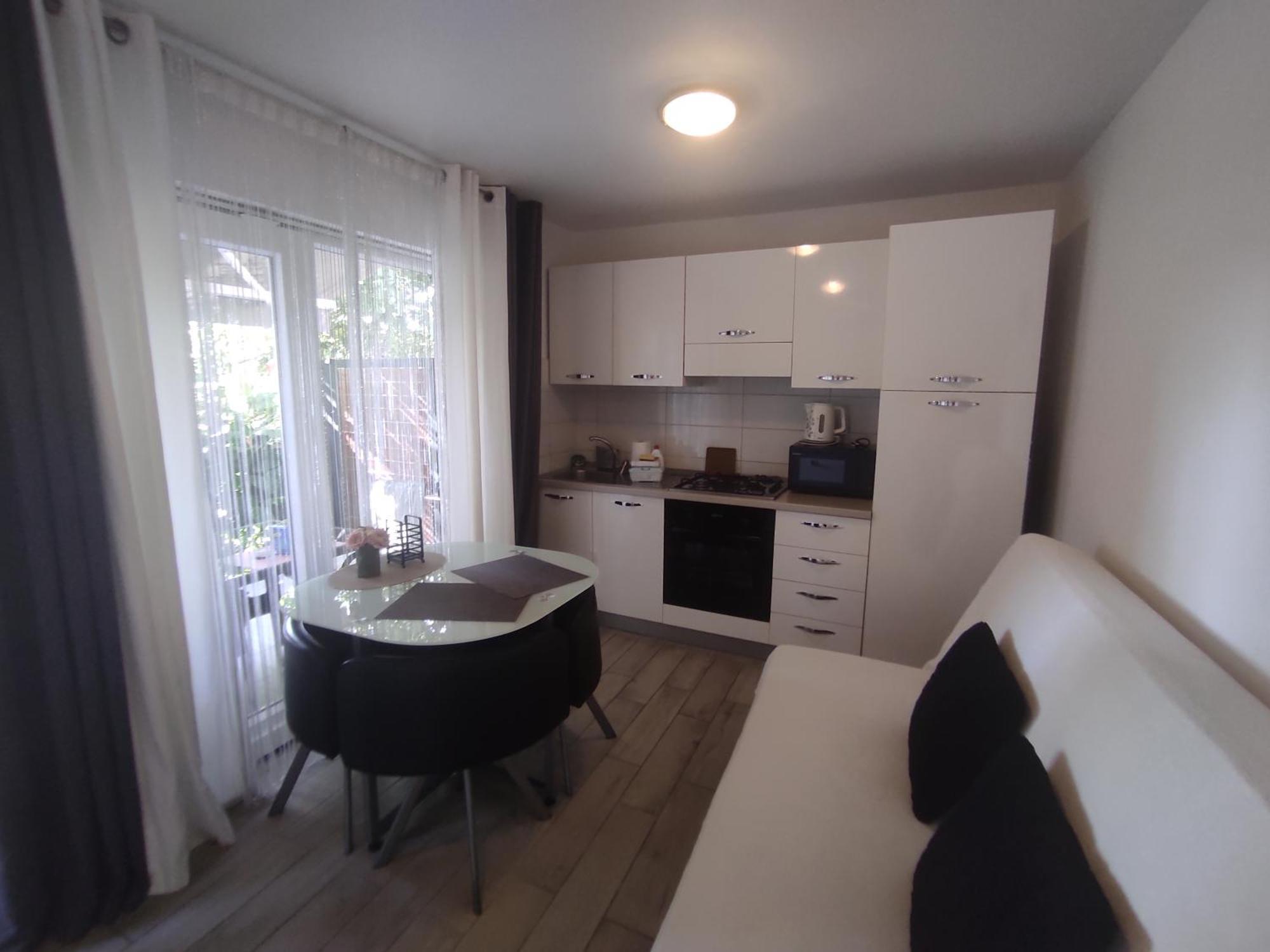 Apartments Emi & Nini シベニク エクステリア 写真